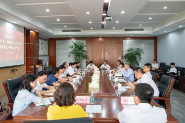 省人大代表、團(tuán)省委書(shū)記何黎斌一行蒞臨浙江鴻禧能源股份有限公司看望在平省人大代表